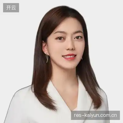 董娜怡